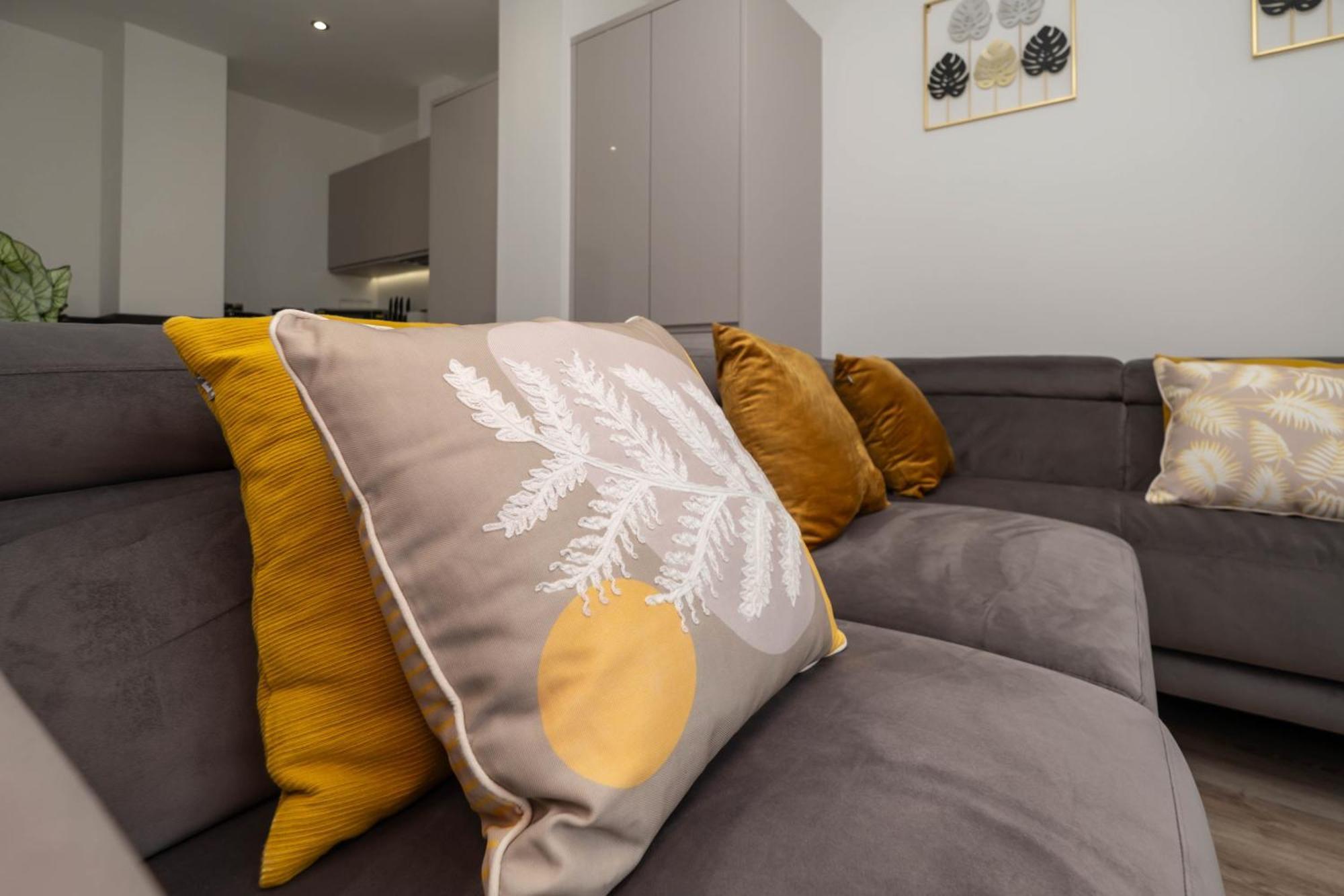 Brand New 2 Bedroom Apartment Centre Of Solihull Eksteriør bilde